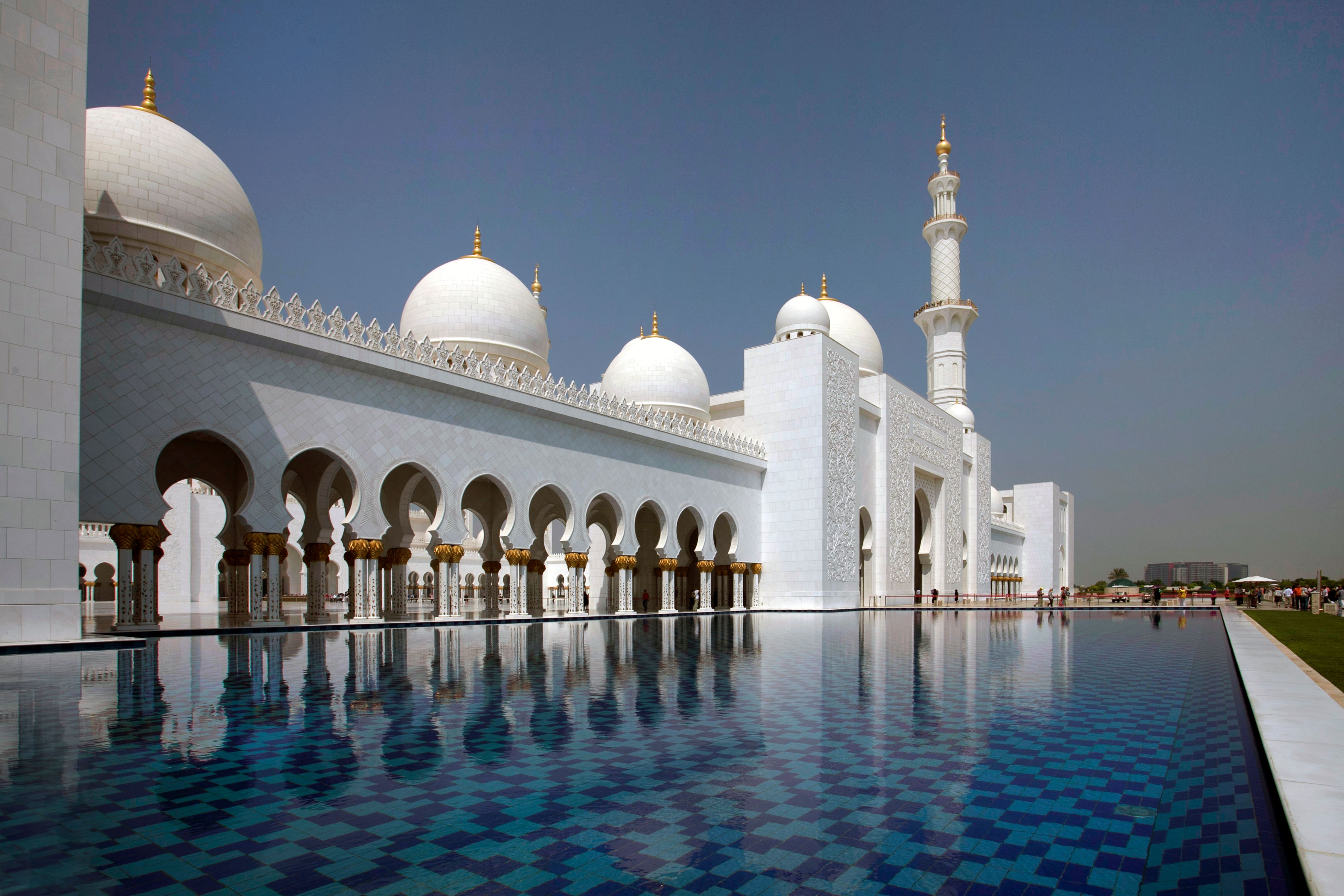 Abu Dhabi Day Trip from Dubai: What's Worth It